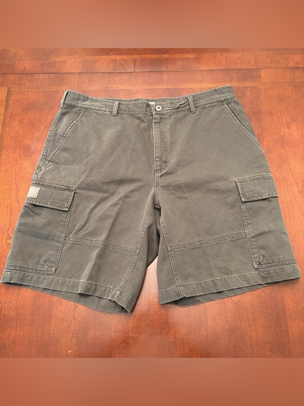 Men's Columbia Cargo Shorts - Olive Green